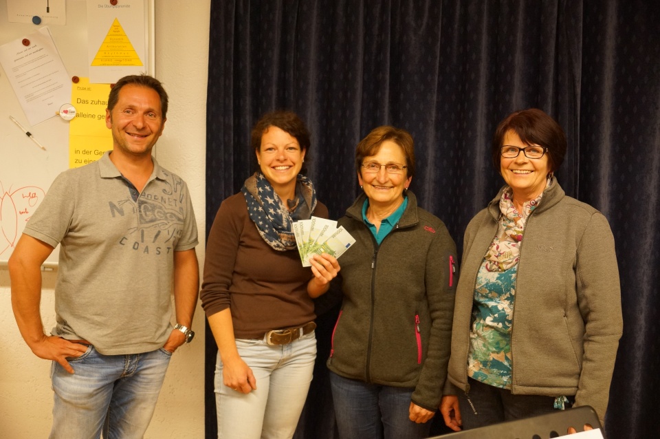 Frauenbund spendet 500 Euro an die Musikkapelle am 12.05.2016